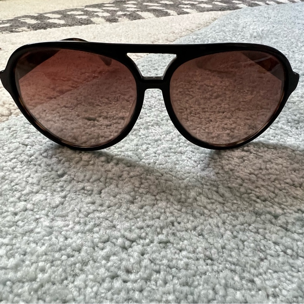 Sun glass package with two new microfibers cloths